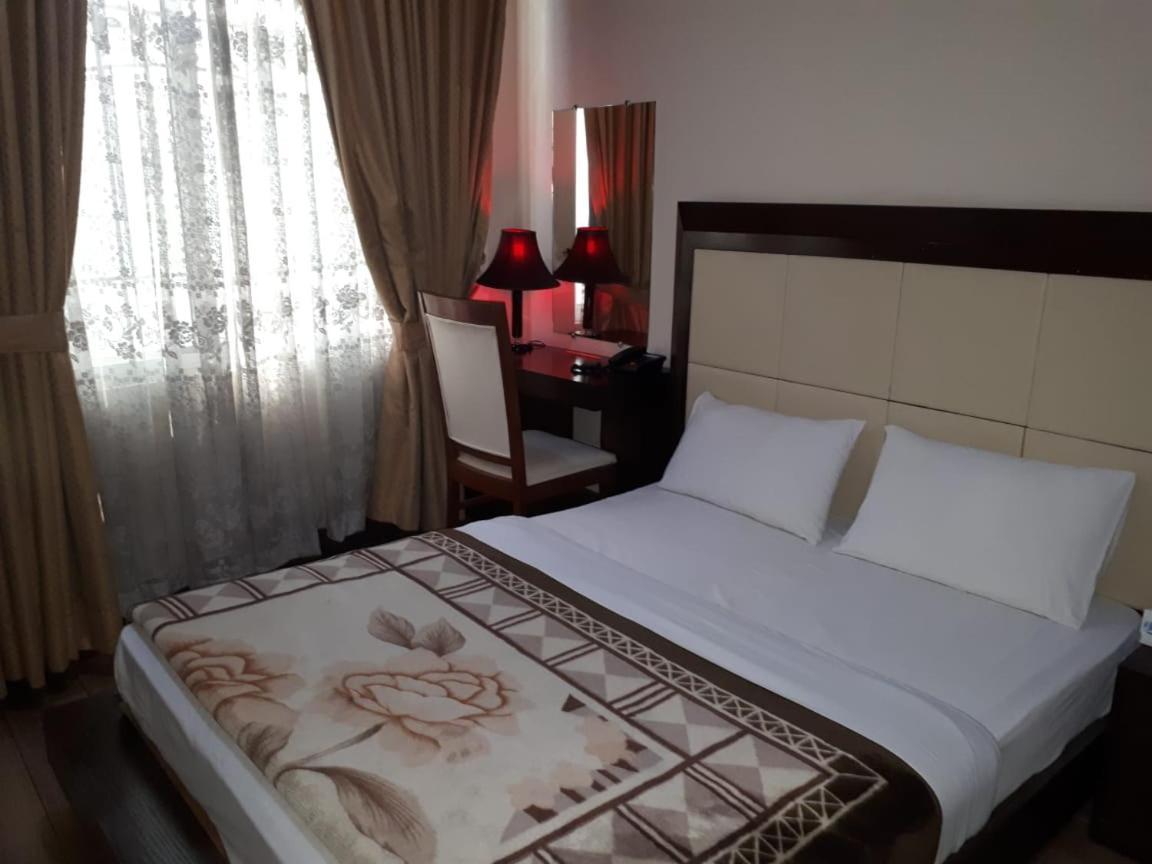 Midtown Hotel Rawalpindi Extérieur photo