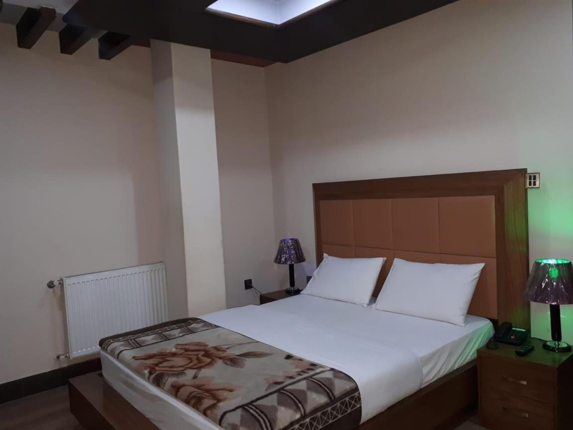 Midtown Hotel Rawalpindi Extérieur photo